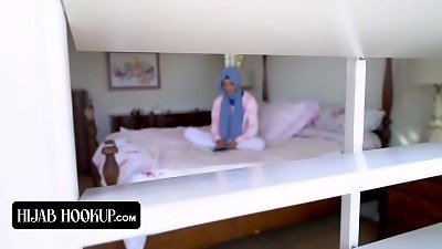 Muslim babe Needs Some Distraction And Gets pulverized In Her Bedroom While Her Parents Are Away